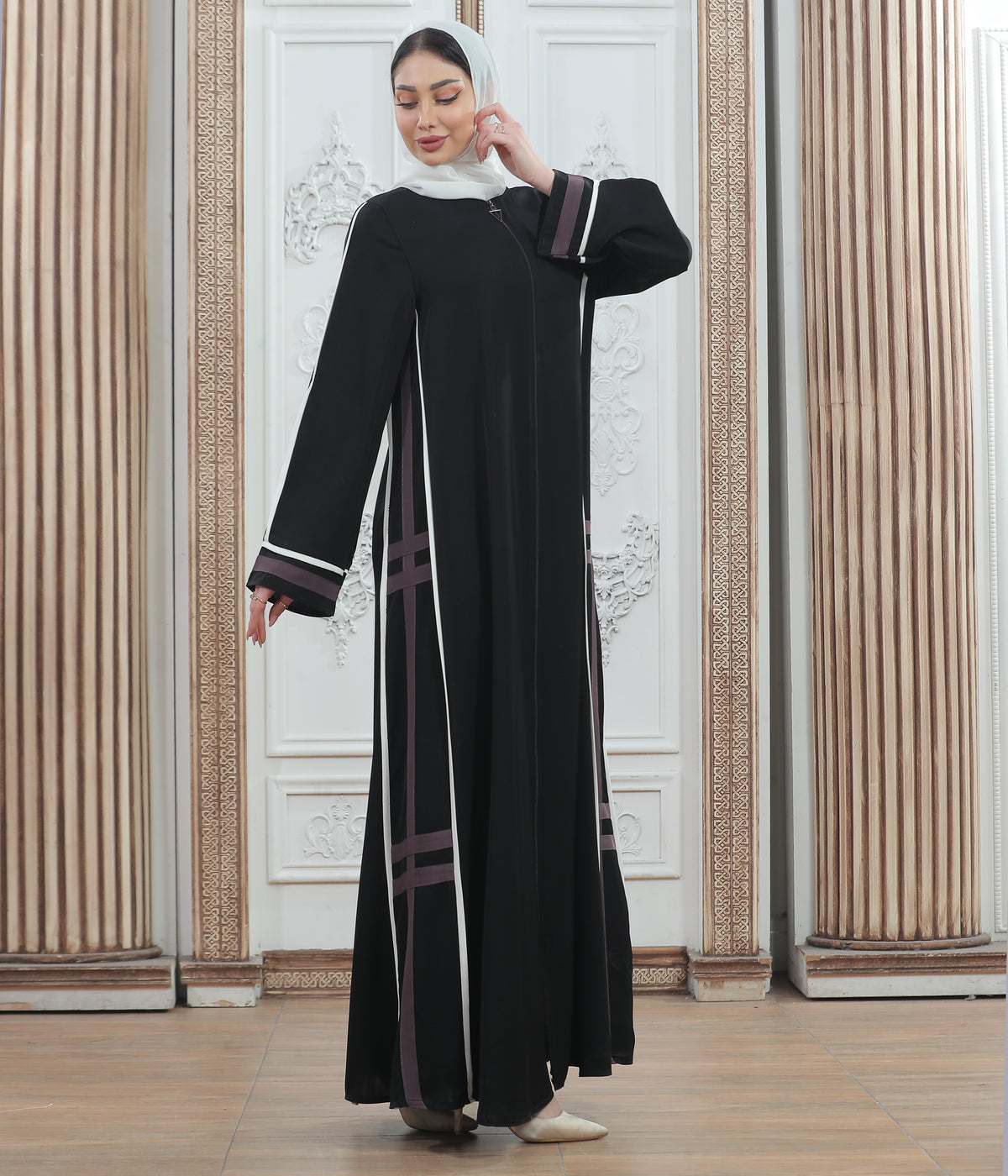 Kuwaiti women's abaya
