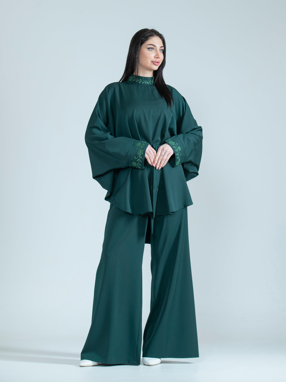 Women's embroidered set