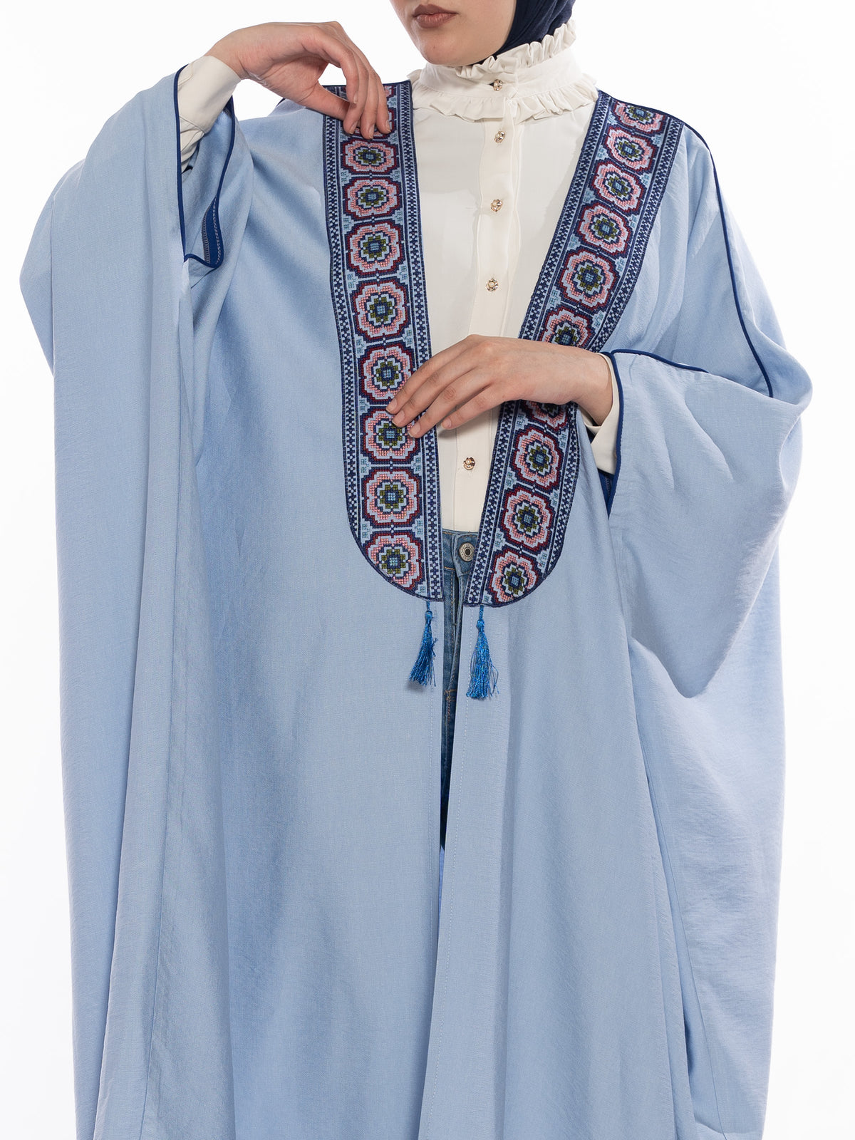 Lulwa Free-Size Embroidered Bisht