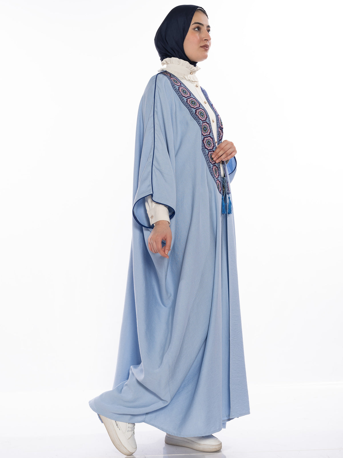 Lulwa Free-Size Embroidered Bisht