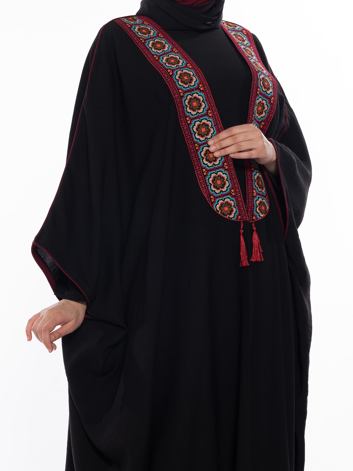 Lulwa Free-Size Embroidered Bisht