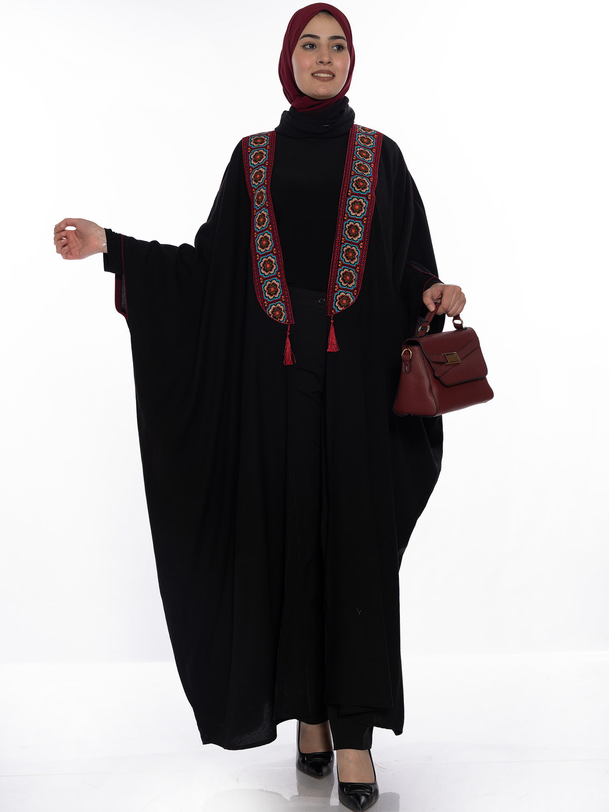 Lulwa Free-Size Embroidered Bisht