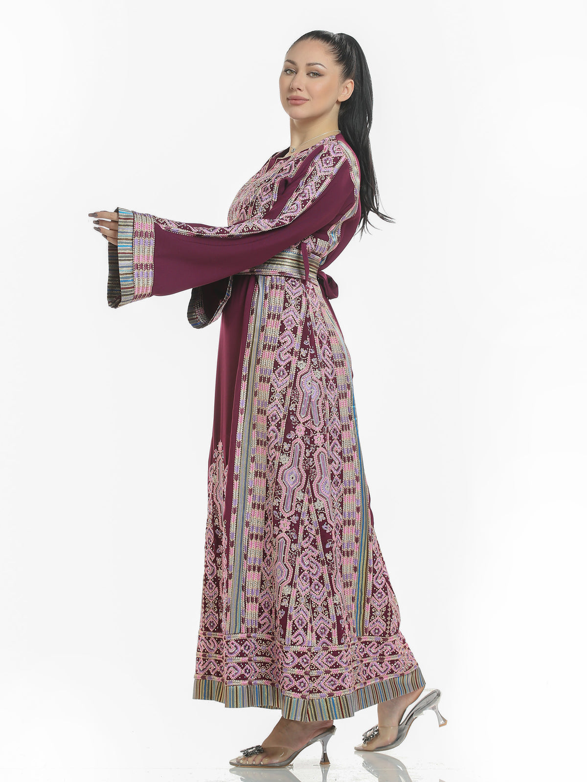Embroidered thob