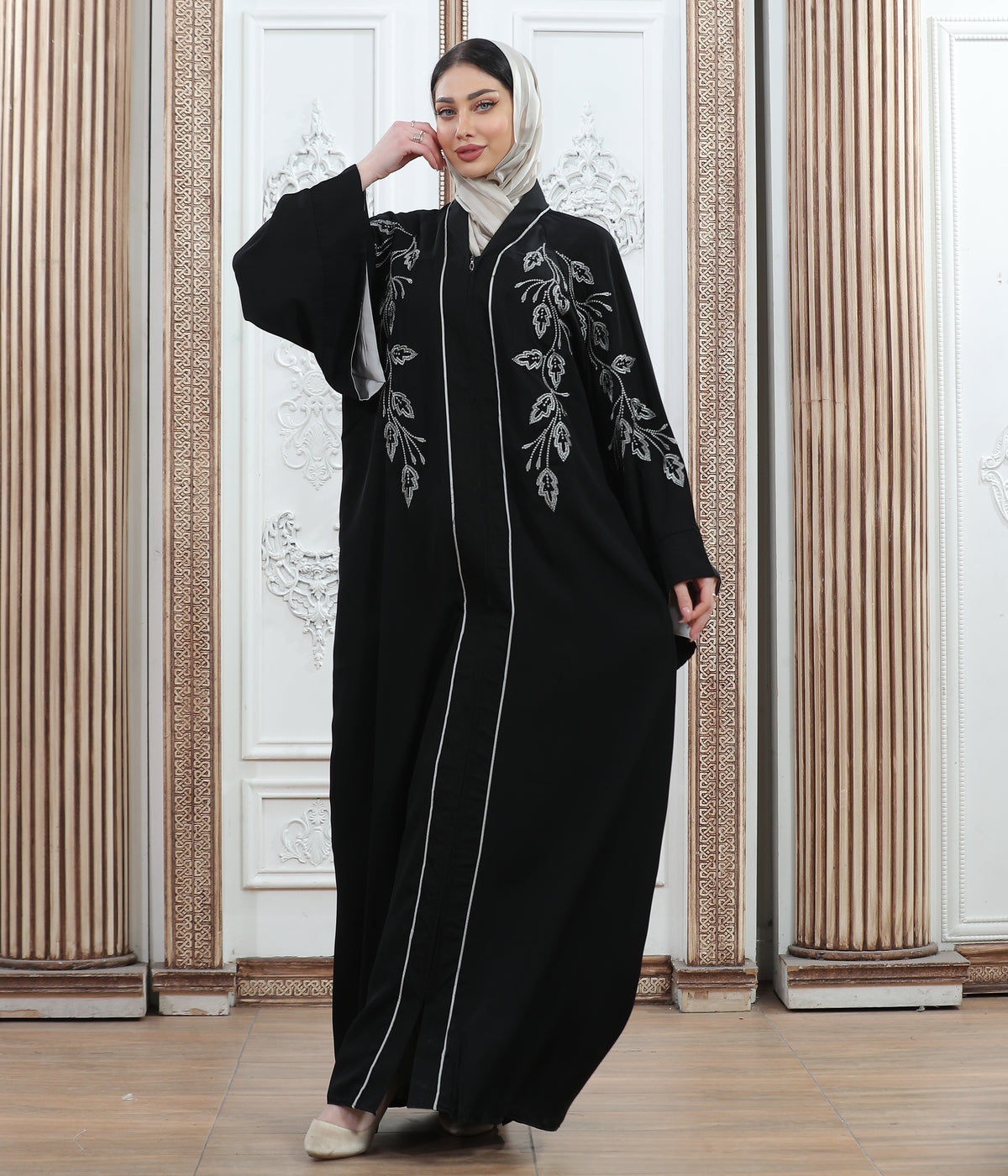 Embroidered women's abaya