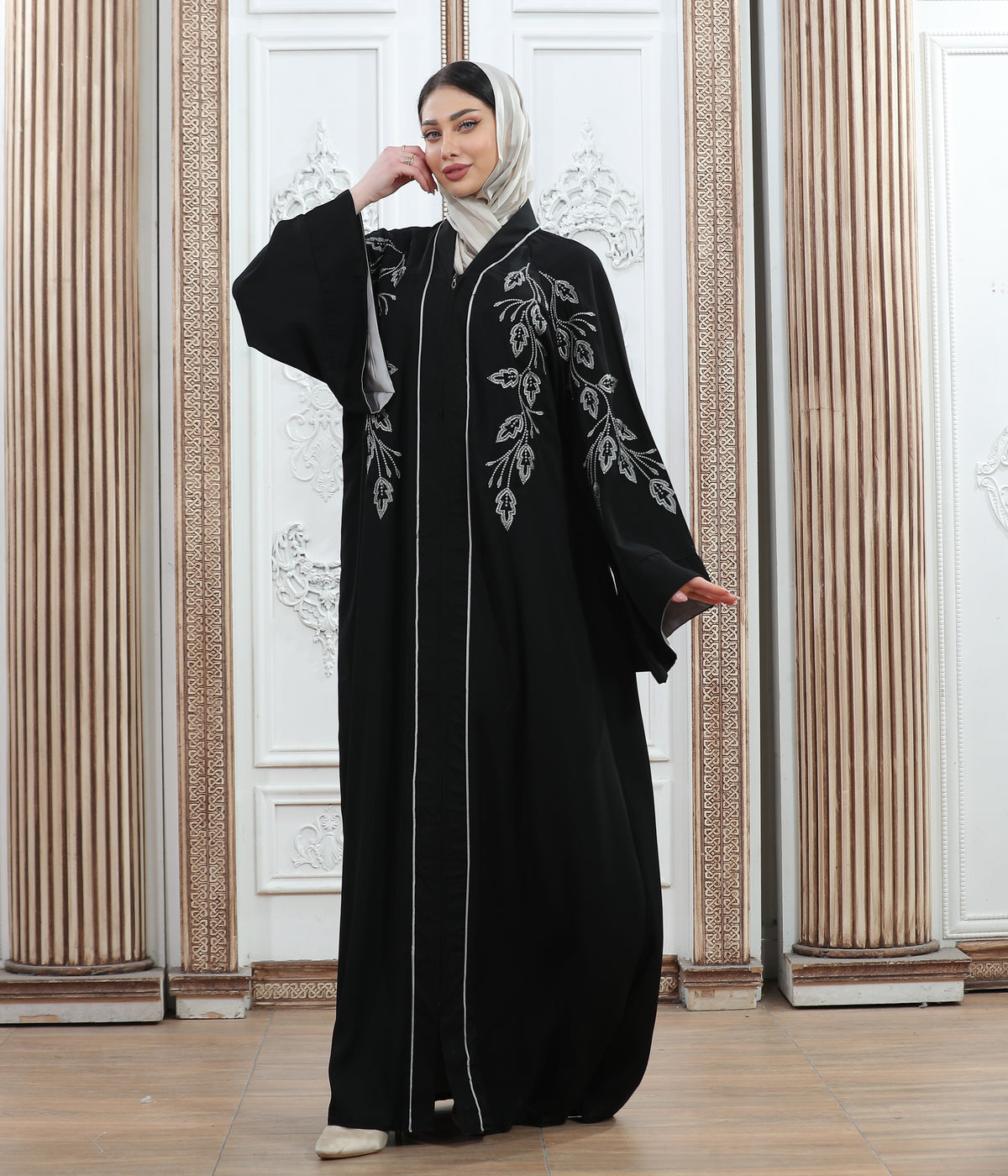 Embroidered women's abaya