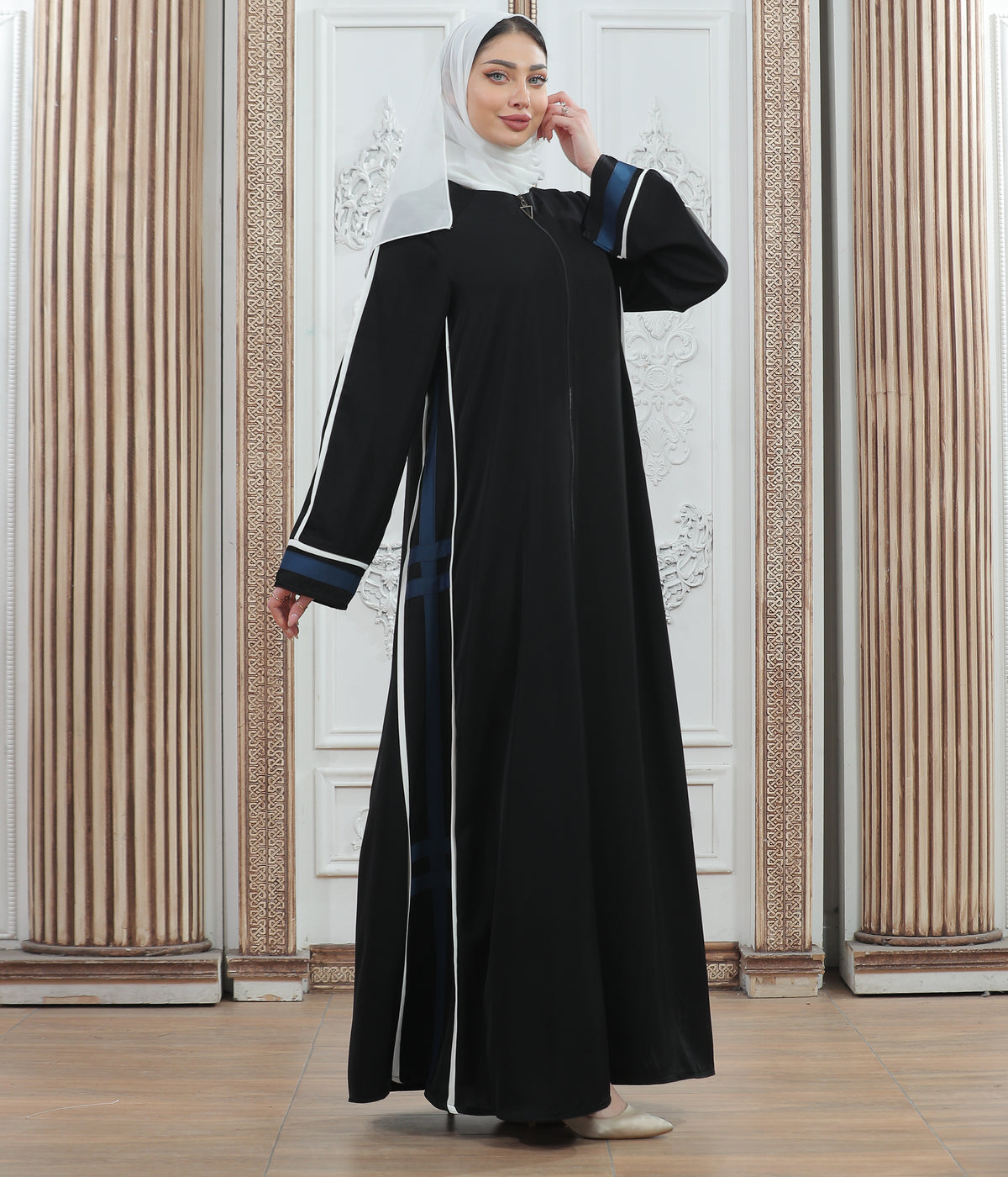 Kuwaiti women's abaya