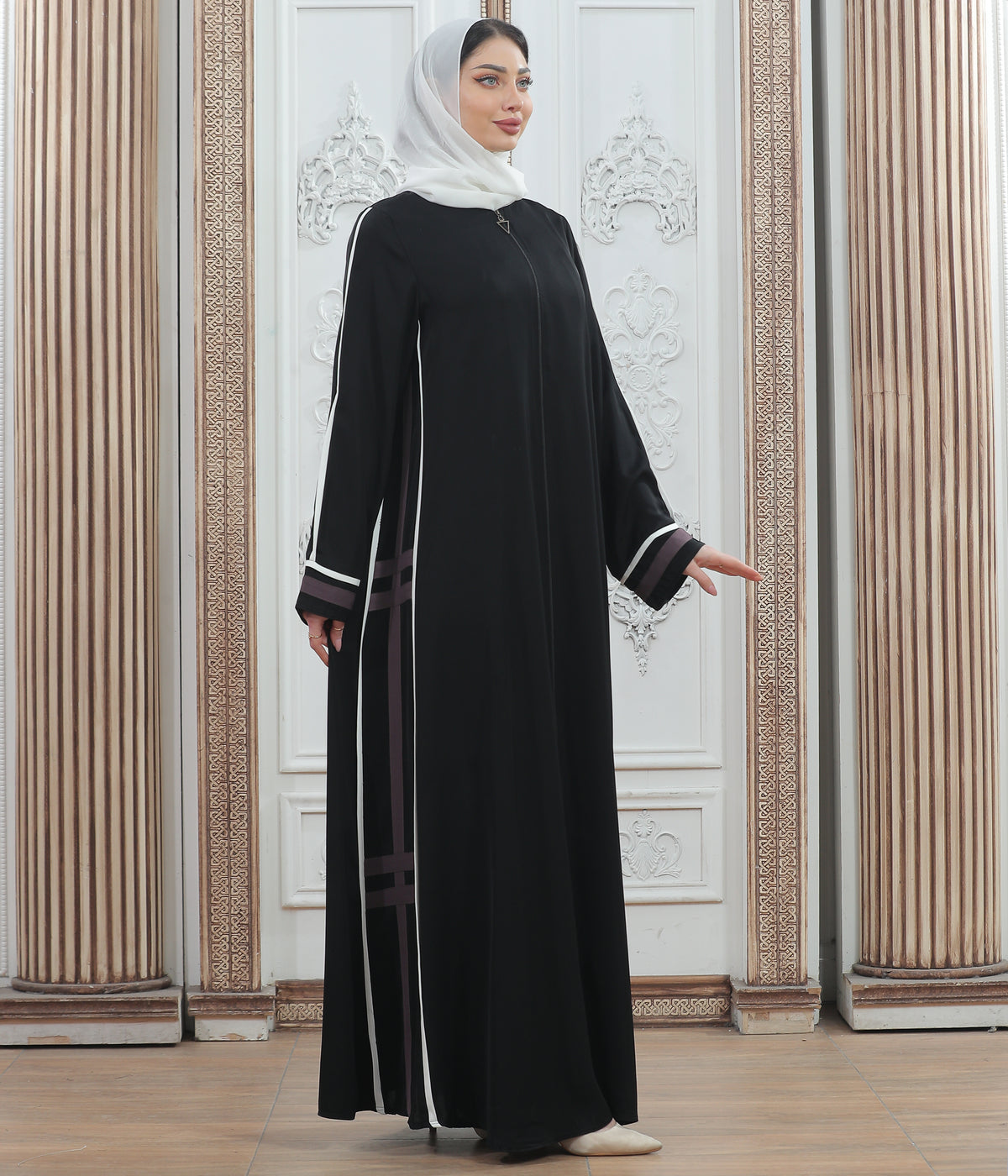 Kuwaiti women's abaya