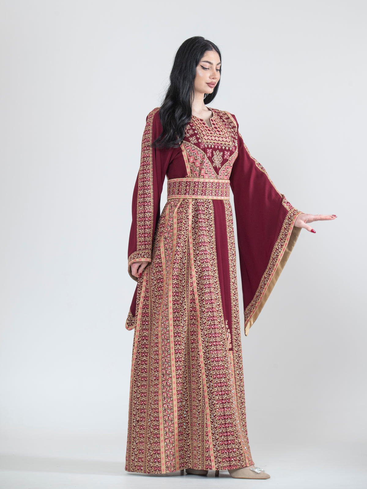 The Hiyam Traditional Embroidered Women’s Thobe