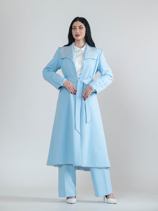 Two-piece trench coat set with modern embroidery