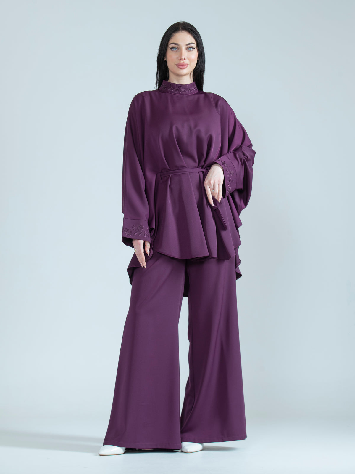 Women's embroidered set