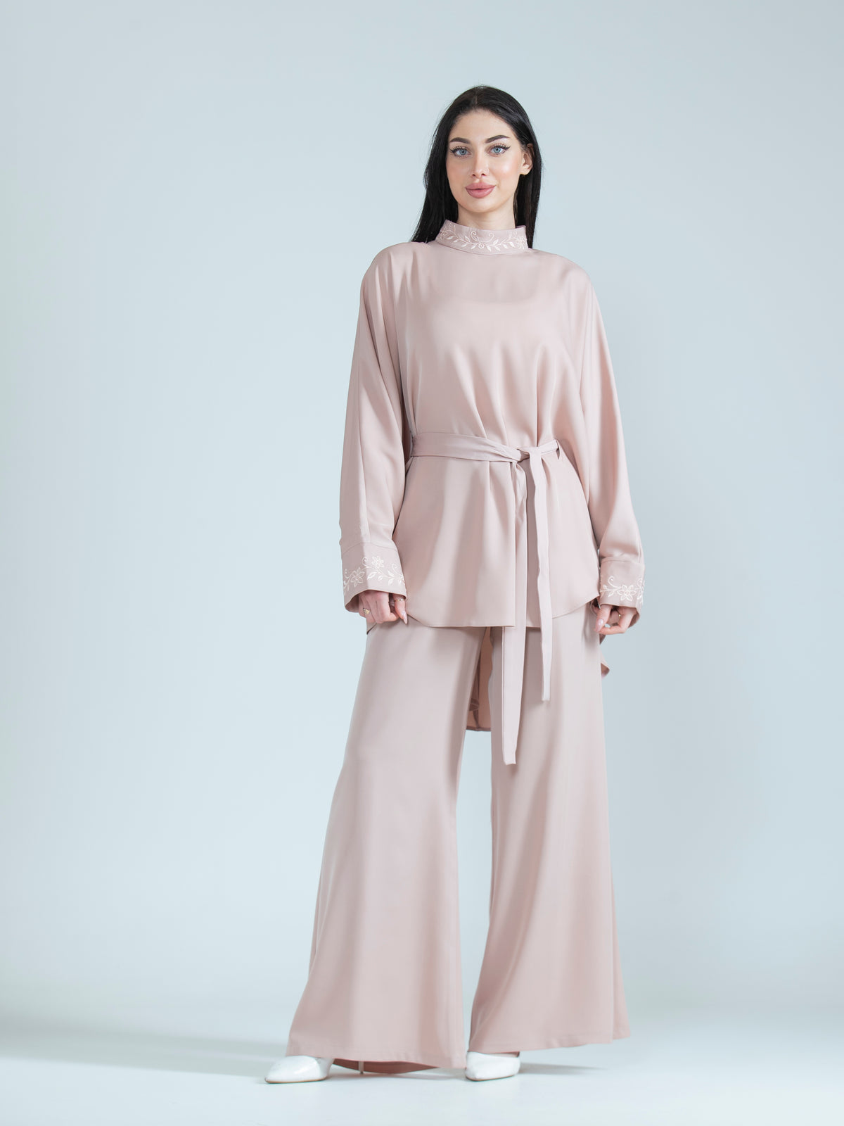 Women's embroidered set