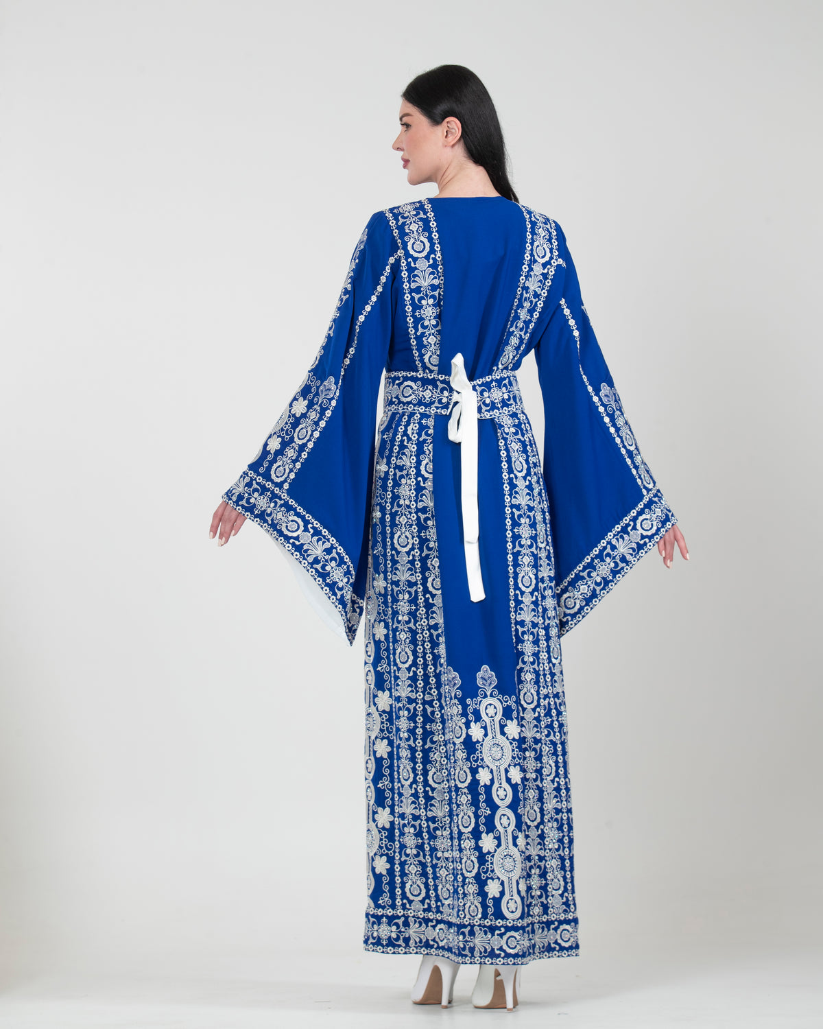 Naya Embroidered Thobe