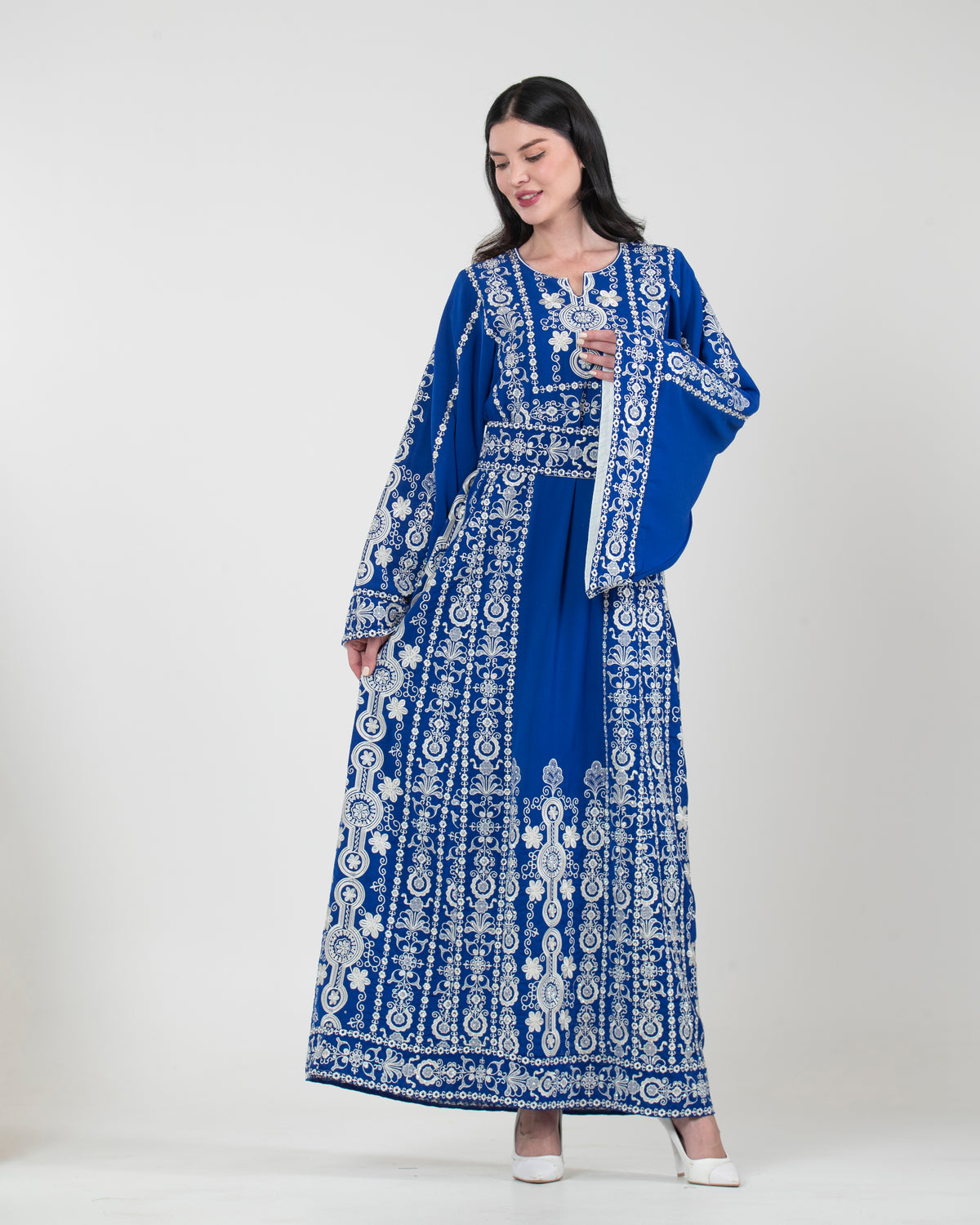 Naya Embroidered Thobe