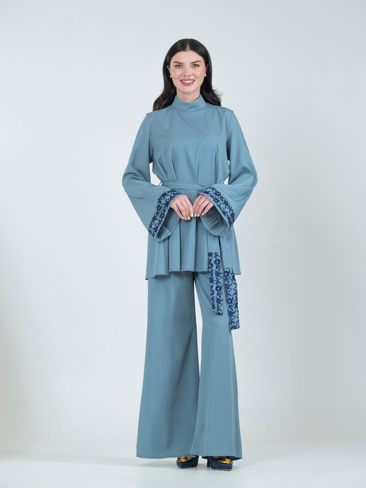 Women's embroidered set