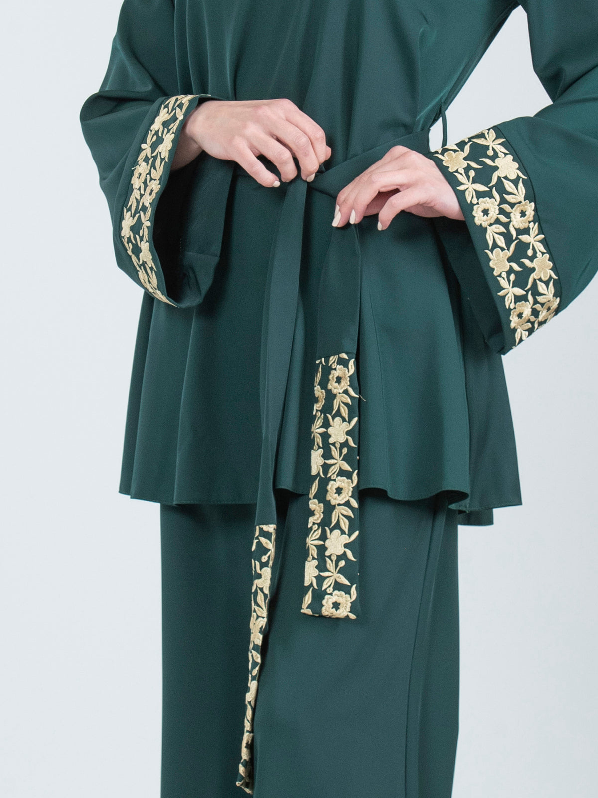 Women's embroidered set