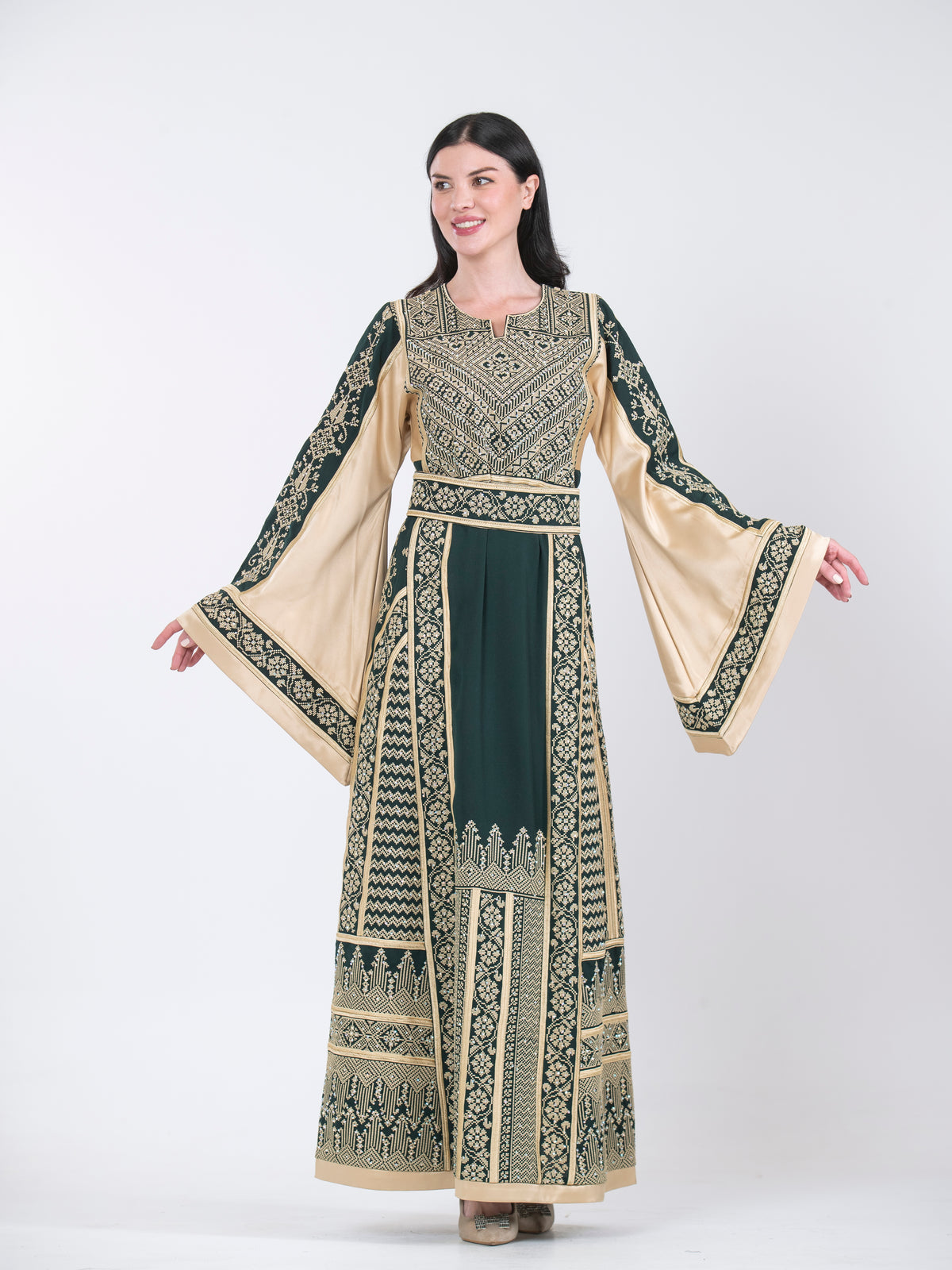 Layan Embroidered Thobe in Two-Tone Colors