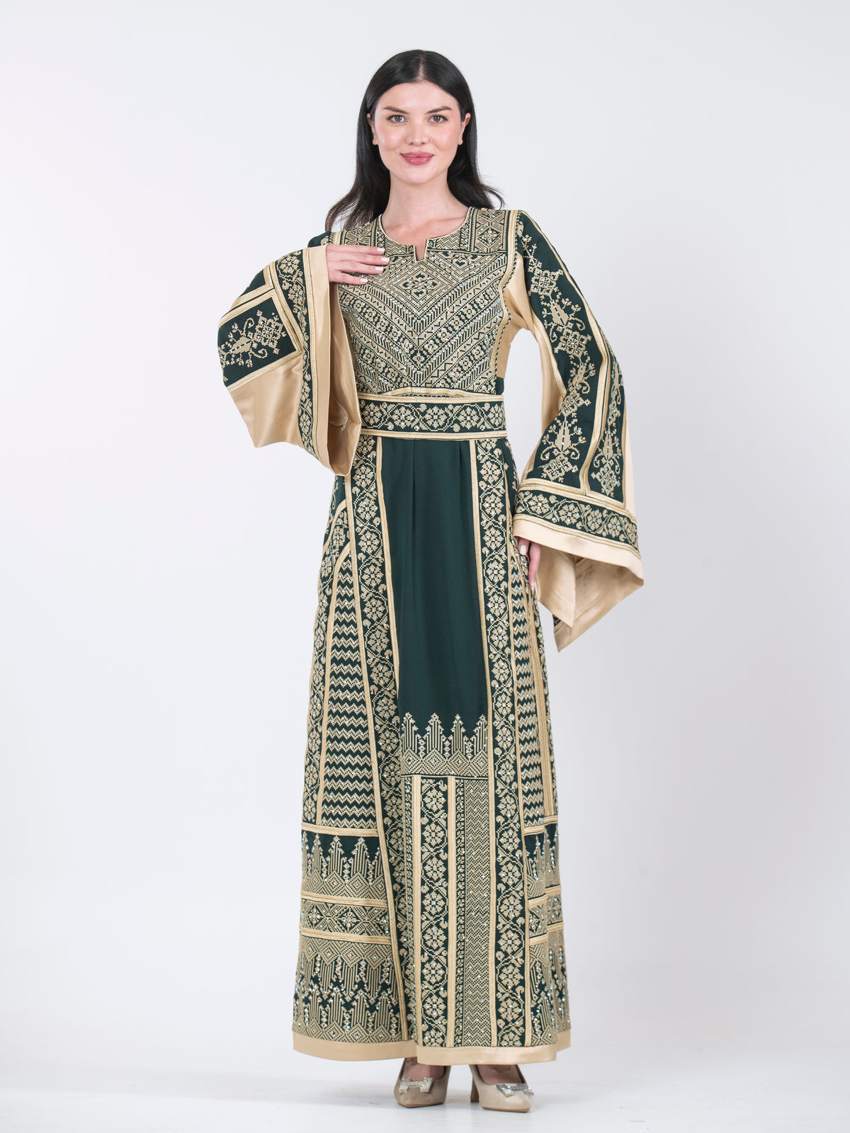 Layan Embroidered Thobe in Two-Tone Colors