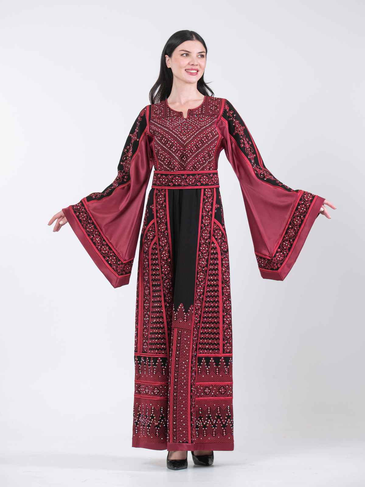 Layan Embroidered Thobe in Two-Tone Colors