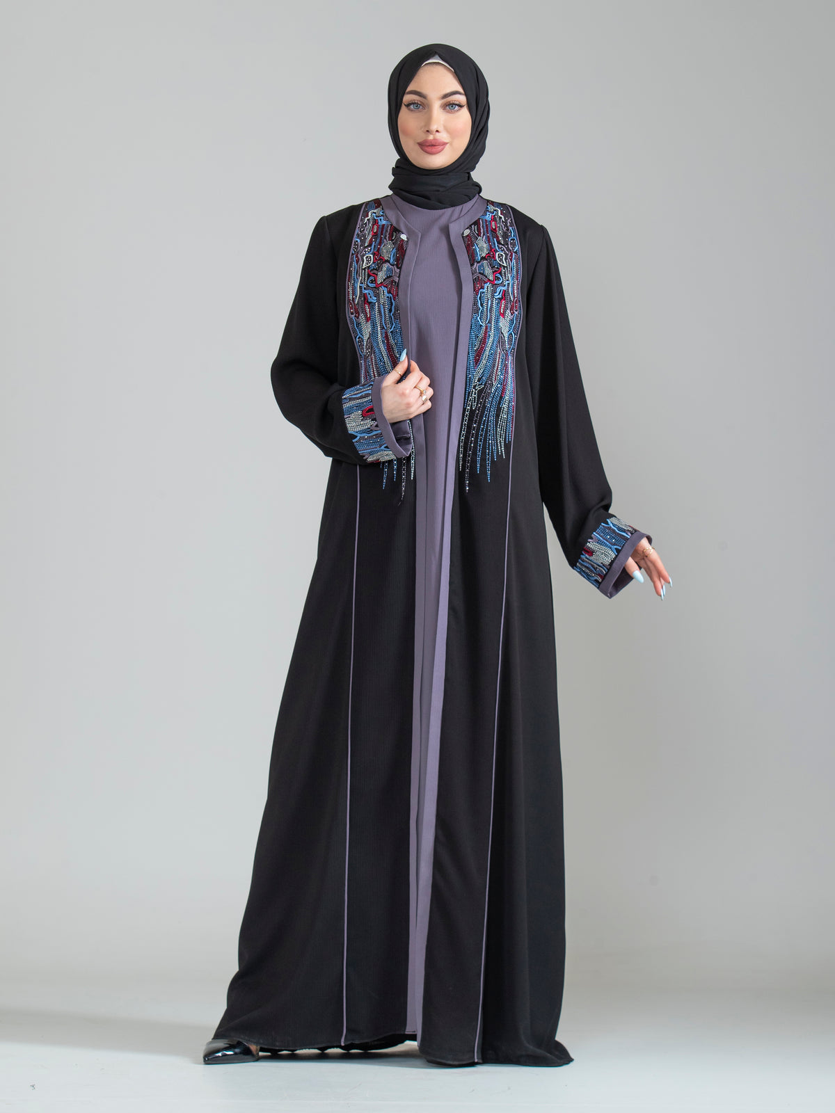 Two-piece embroidered women's abaya