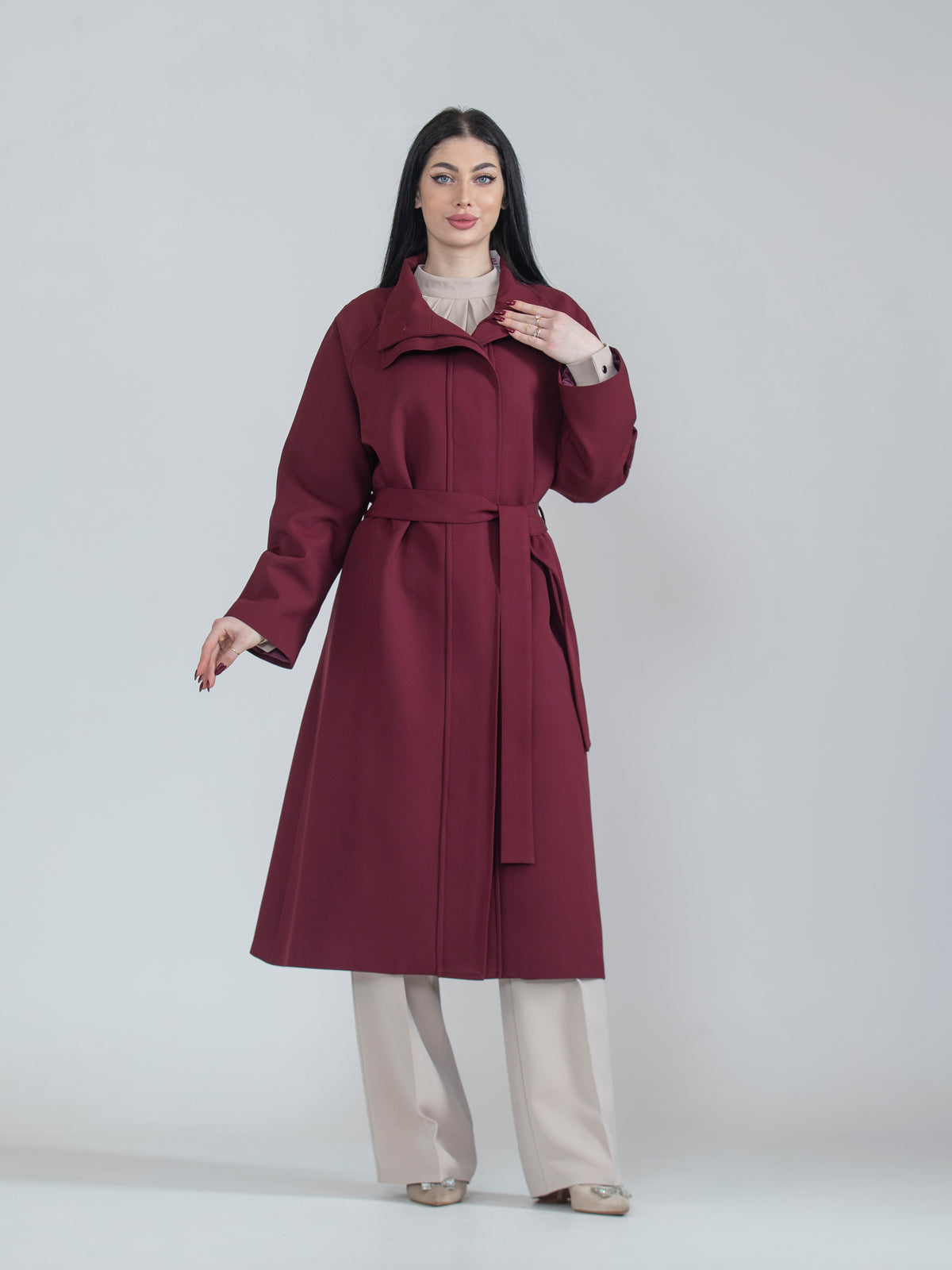 Women's long jacket with a distinctive collar