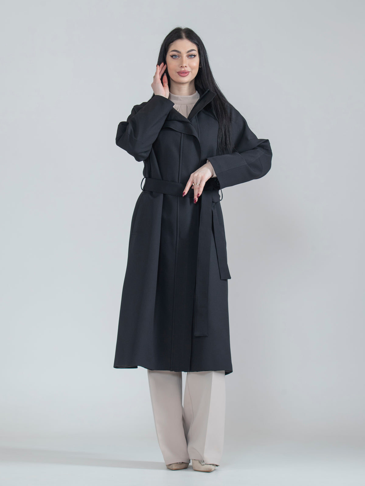 Women's long jacket with a distinctive collar