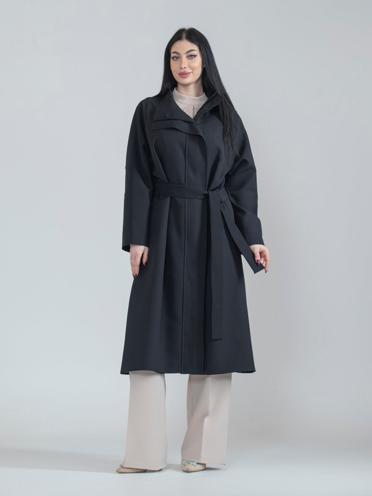 Women's long jacket with a distinctive collar