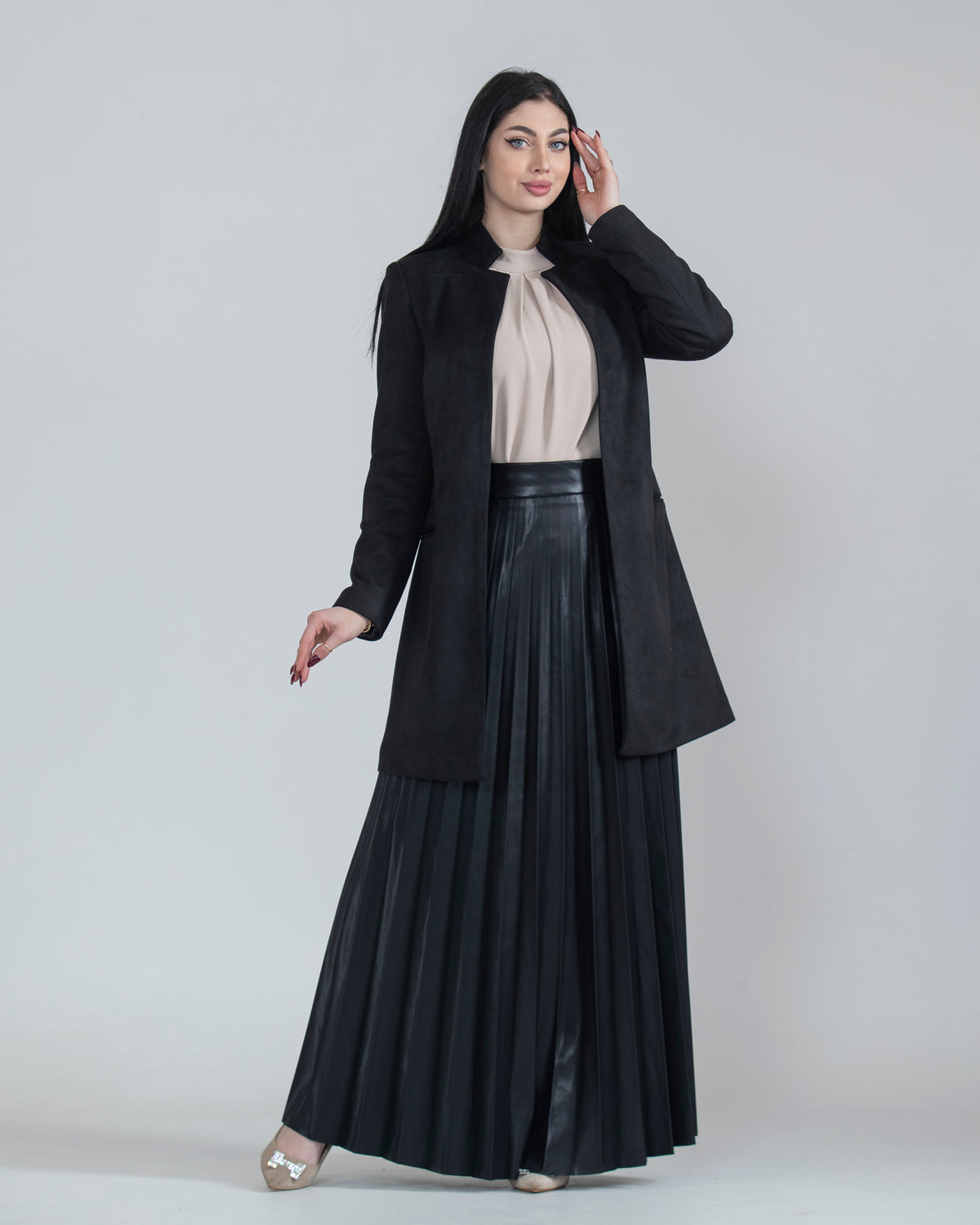 Women's pleated leather skirt