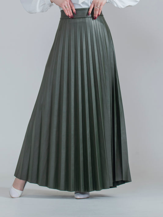 Women's pleated leather skirt