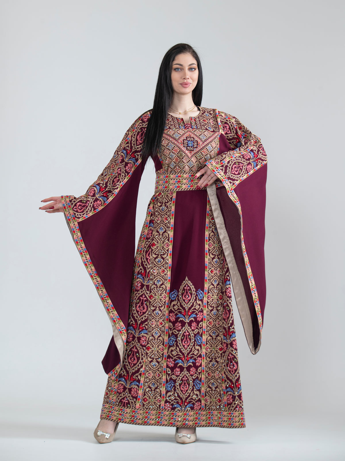 Embroidered Women’s Thobe of Wheat Ears