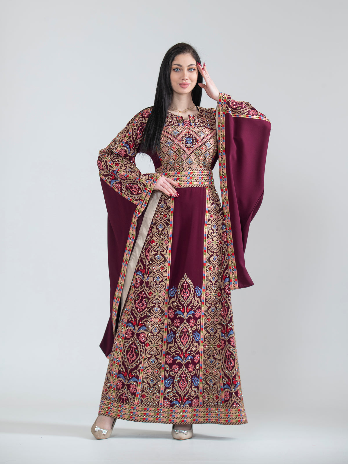 Embroidered Women’s Thobe of Wheat Ears