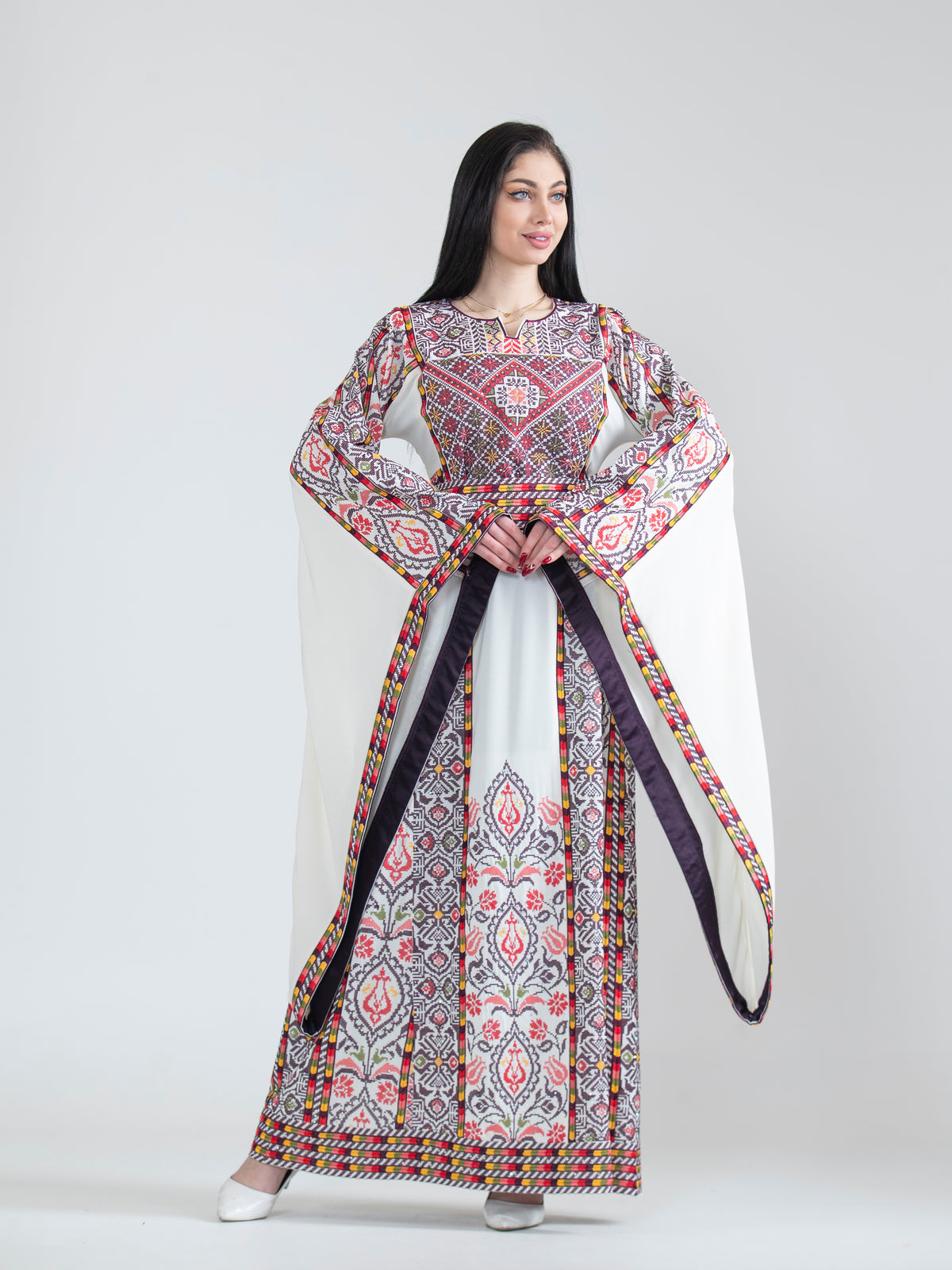 Embroidered Women’s Thobe of Wheat Ears