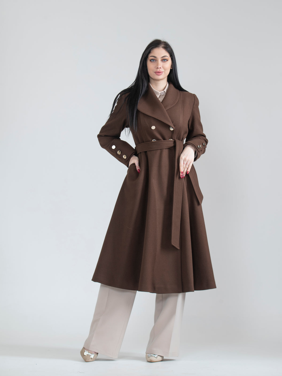 Jacket with distinctive buttons