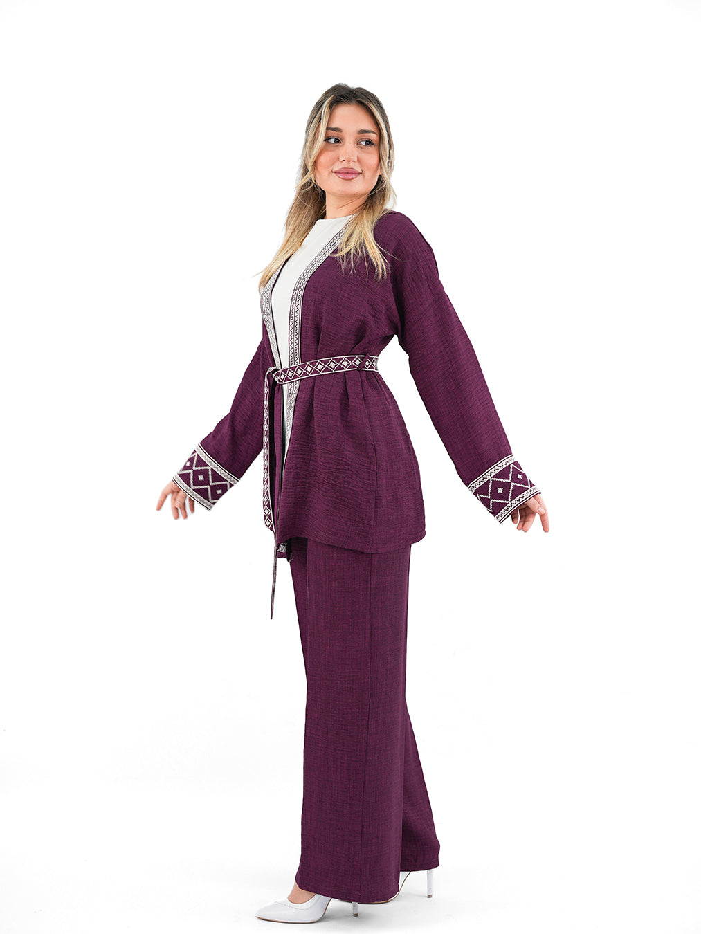 Hanadi Three-Piece Set with Modern Embroidery - She Chocolate