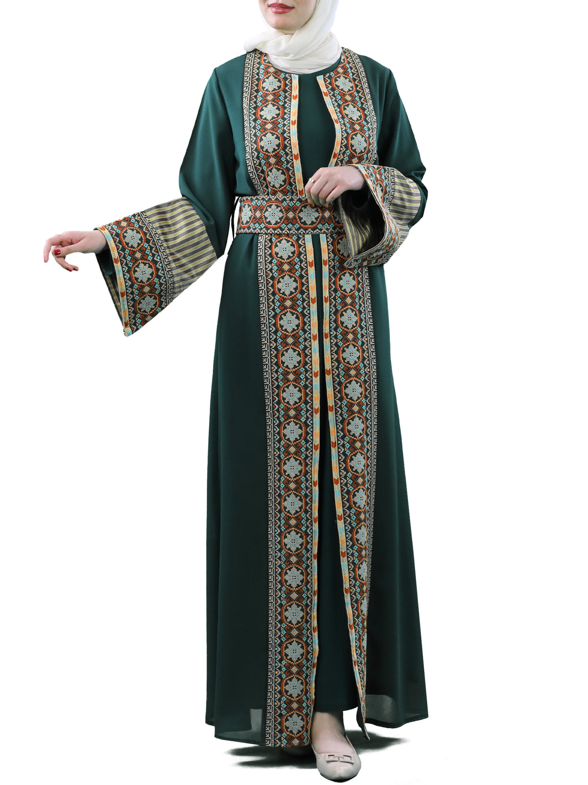 Lojain Two-Piece Embroidered Bisht